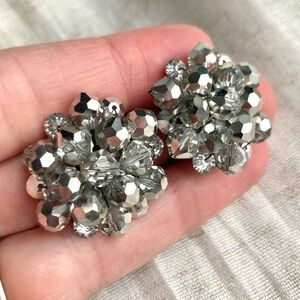 Vintage Glam Sparkling Cluster Earrings Clip-On Silver Metallic